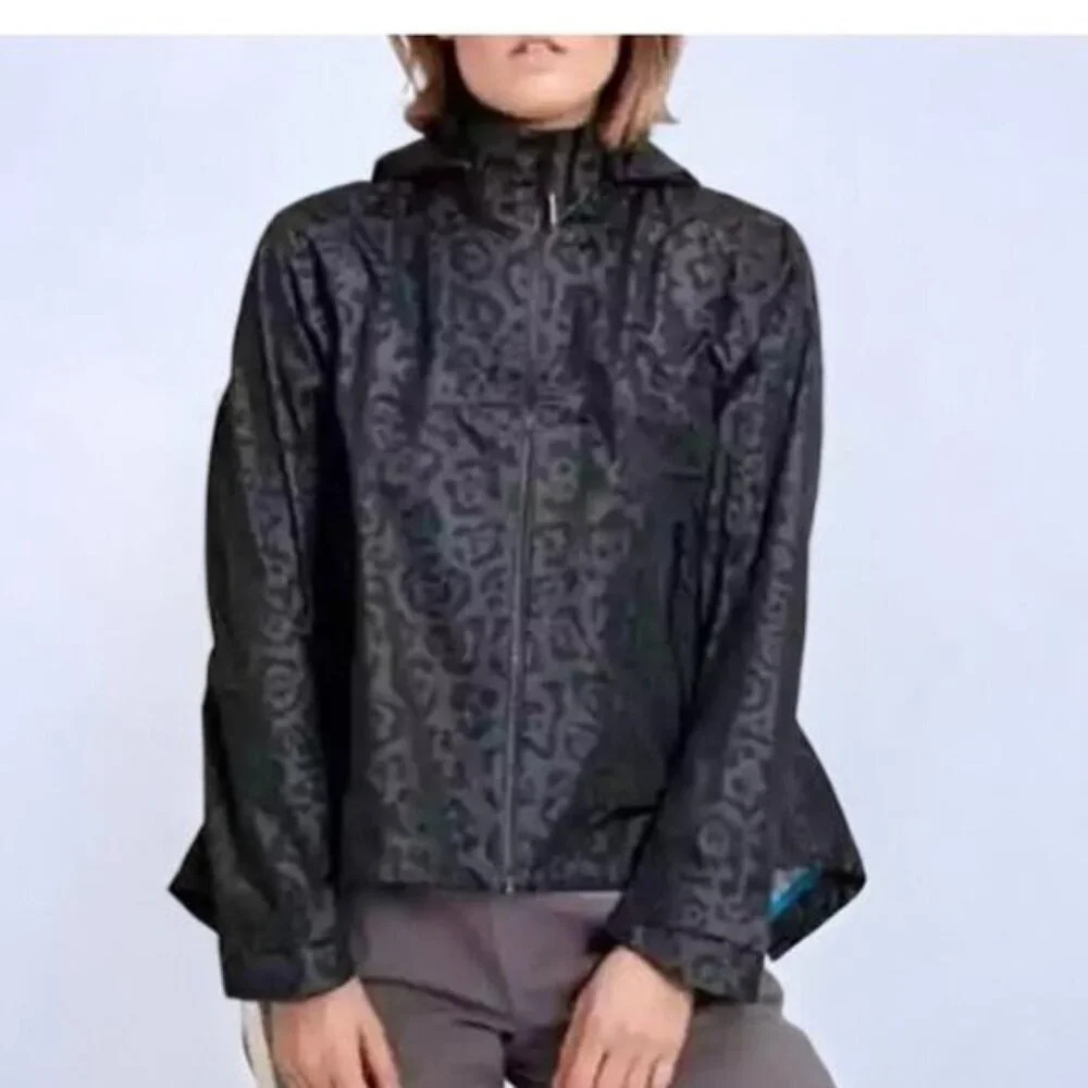 Mammut Tokyo HS‎ Hooded Jacket Black Animal Print - Size Medium